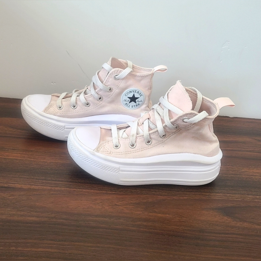 🌸Kids Converse Platform High Top, Size 1🌸